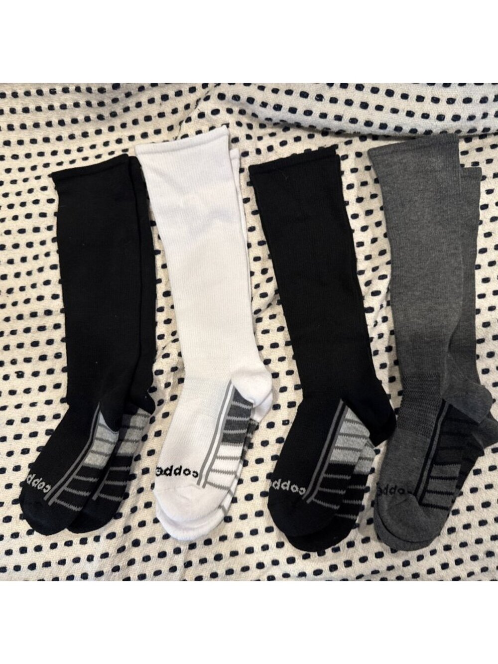 Tommie Copper 4 Pack SnugStay Knee High Compression Socks Black White Small S